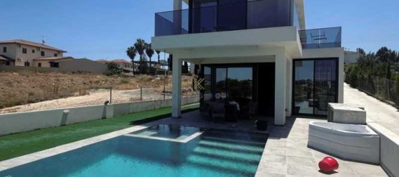 6 bedrooms House in Aradippou, Cyprus No. 10553 15