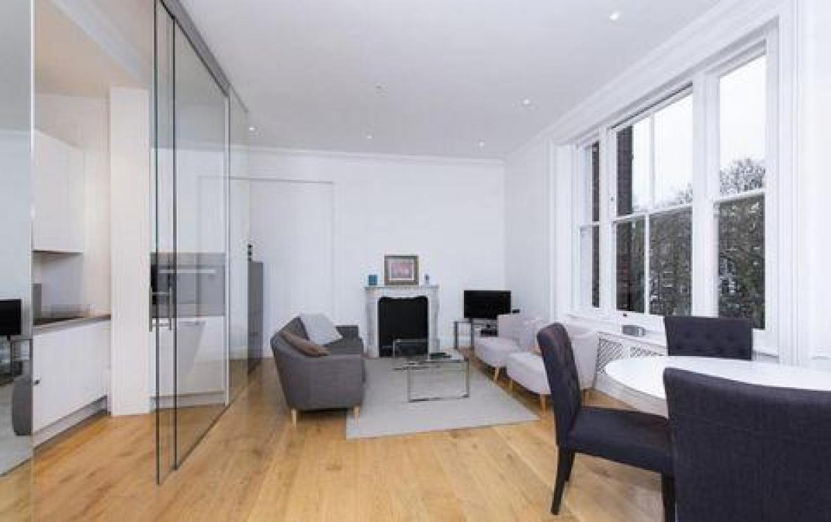 2 bedrooms Condo in London, United Kingdom No. 562