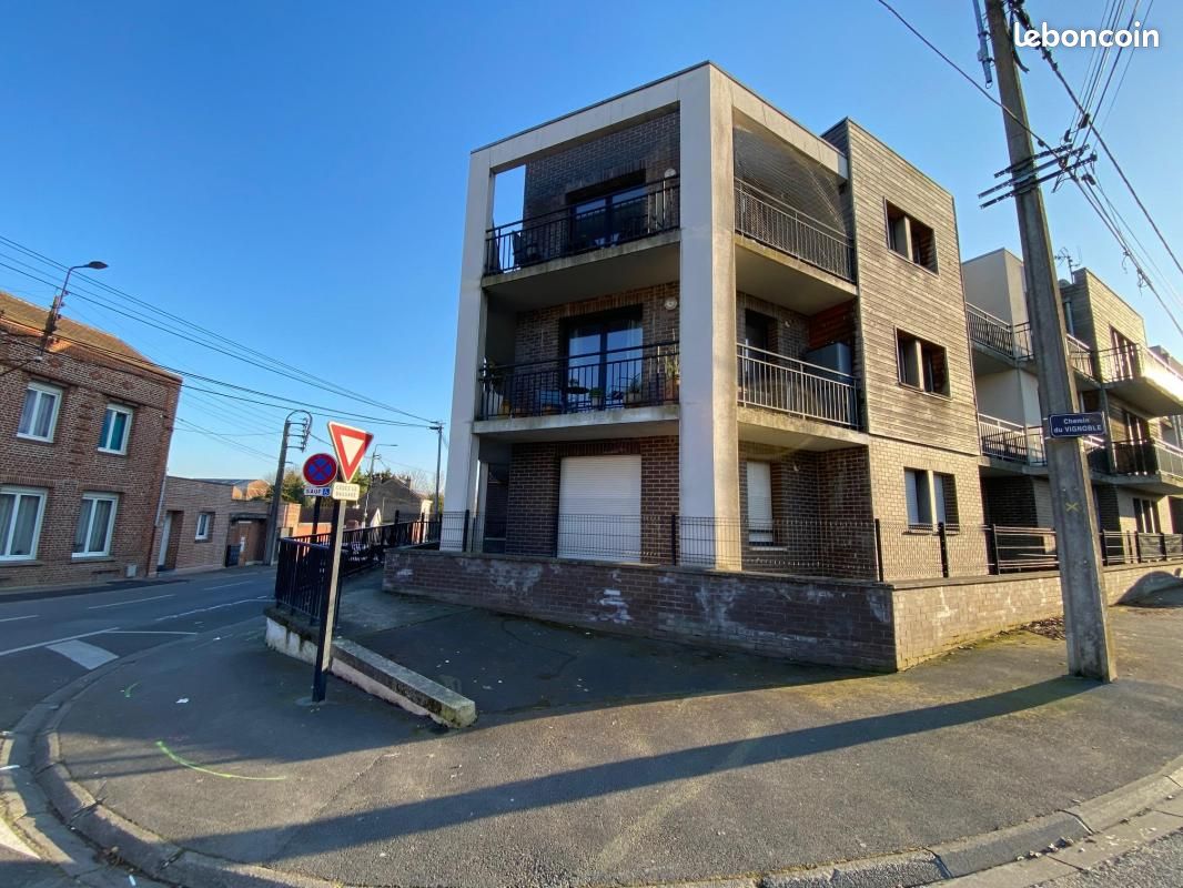 3 bedrooms Apartment in Valenciennes, France No. 40137