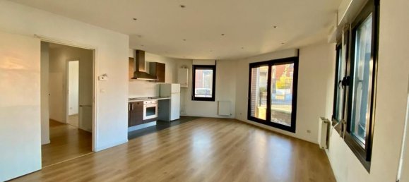 3 bedrooms Apartment in Valenciennes, France No. 40137 3