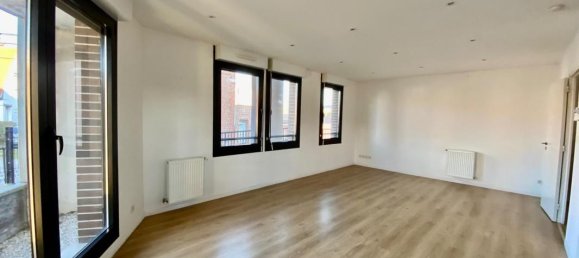 3 bedrooms Apartment in Valenciennes, France No. 40137 9
