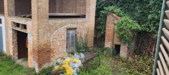 Casa de 9 habitaciónes en Castelletto Molina, Italy No. 39882 7