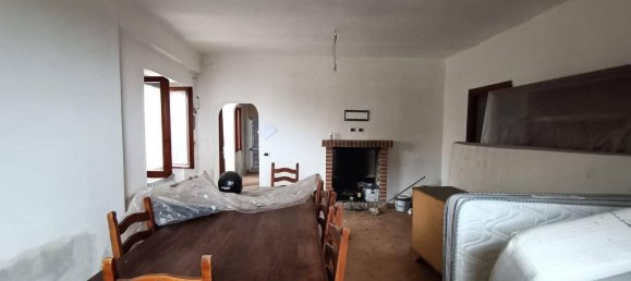 Casa de 9 habitaciónes en Castelletto Molina, Italy No. 39882 9