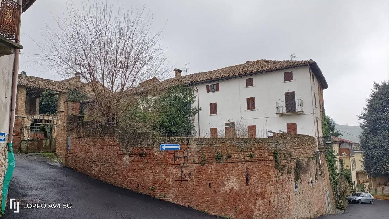 Casa de 9 habitaciónes en Castelletto Molina, Italy No. 39882