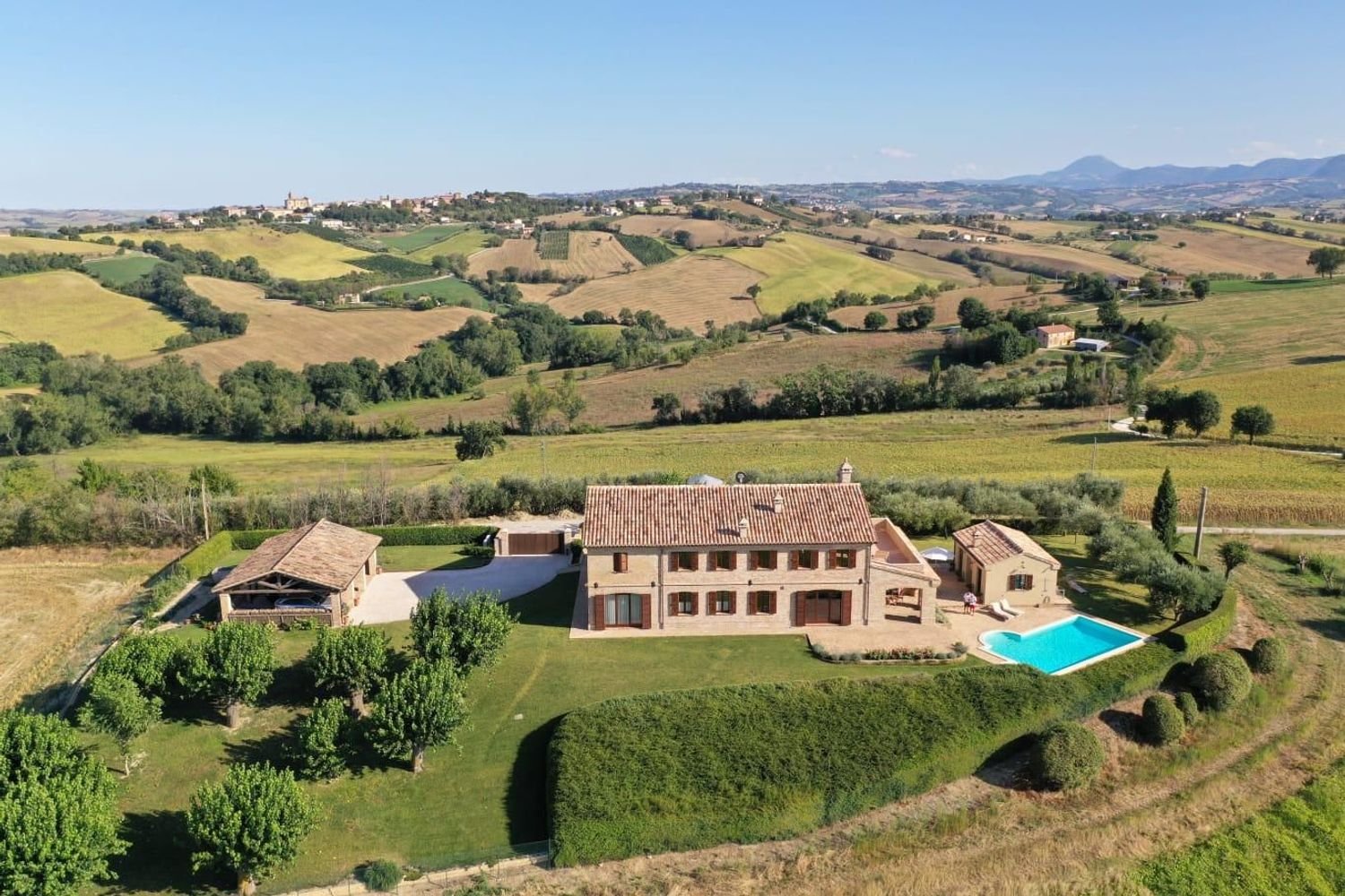10 bedrooms Villa in Barbara, Italy No. 331551