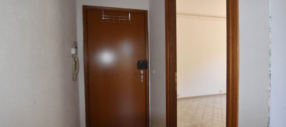 6 rooms Apartment in Imperia, Italy No. 306345 2