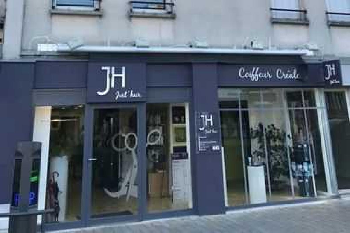  مكتب في Troyes, France 195متر مربع رقم 19215