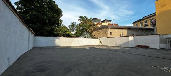 13m² Parking in Naples, Italy No. 5527 2