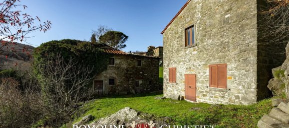 35 bedrooms House in Talla, Italy No. 276798 21