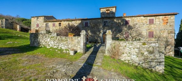 35 bedrooms House in Talla, Italy No. 276798 9