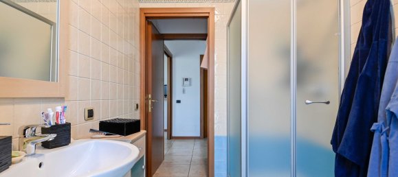 6 rooms Villa in Seriate, Italy No. 121096 12