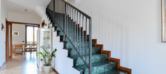 6 rooms Villa in Seriate, Italy No. 121096 8