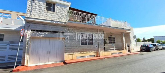 3 rooms House in Adelfia, Italy No. 371106 70