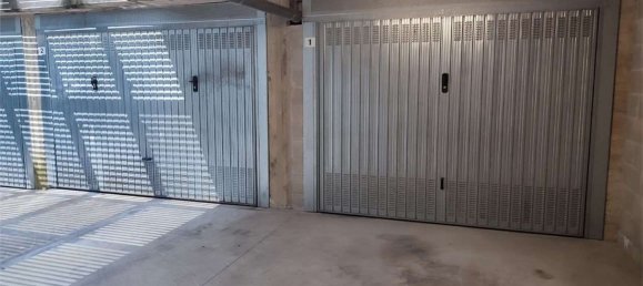 Garagem em Carugo, Italy 41 m² N.º 373768 2