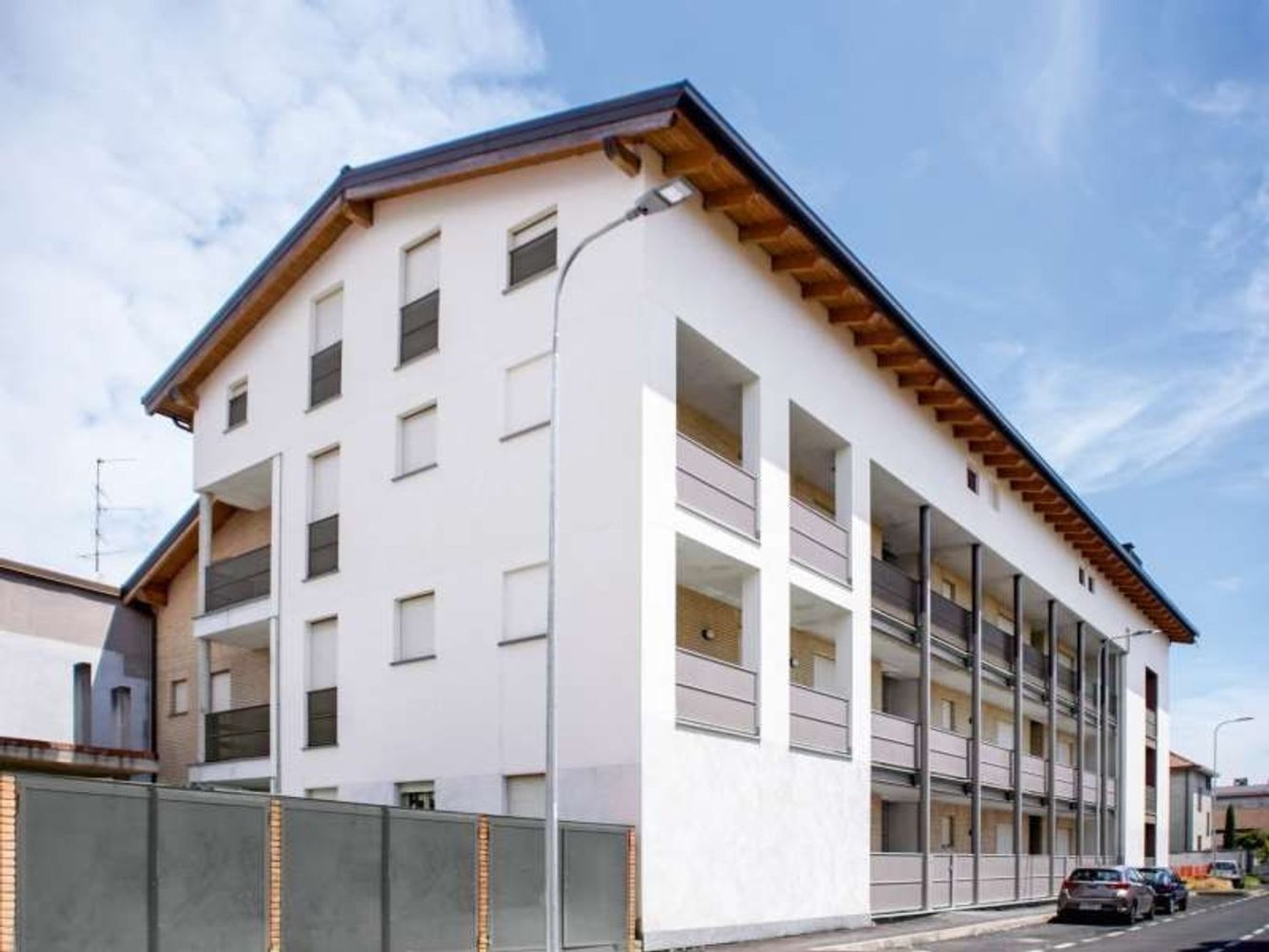 Garagem em Carugo, Italy 41 m² N.º 373768