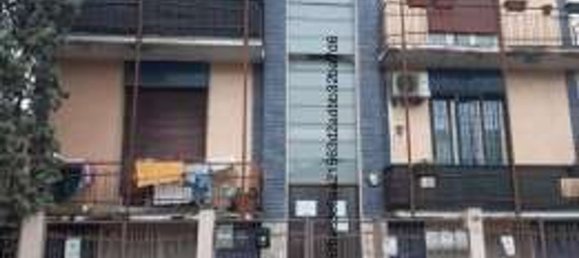 Apartamento T2 em Settimo Milanese, Italy N.º 370084 2