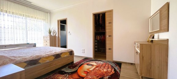 5 bedrooms House in Luisant, France No. 250695 11