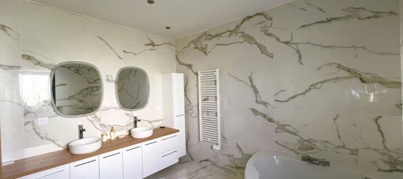 5 bedrooms House in Luisant, France No. 250695 17