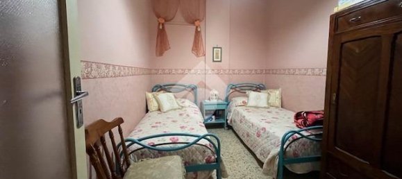 Apartamento de 4 habitaciónes en Trani, Italy No. 117844 10