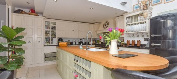 3 bedrooms House in Essex, United Kingdom No. 3961 6