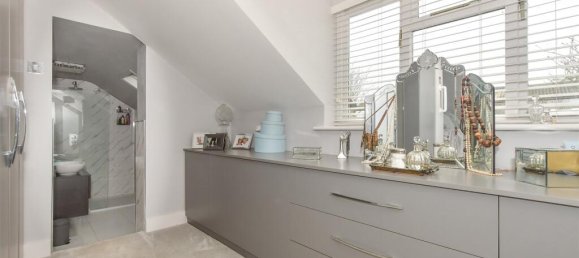 3 bedrooms House in Essex, United Kingdom No. 3961 9