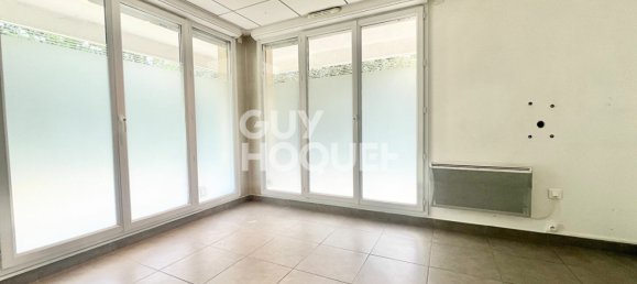 5 rooms Apartment in Massy, France No. 130333 4