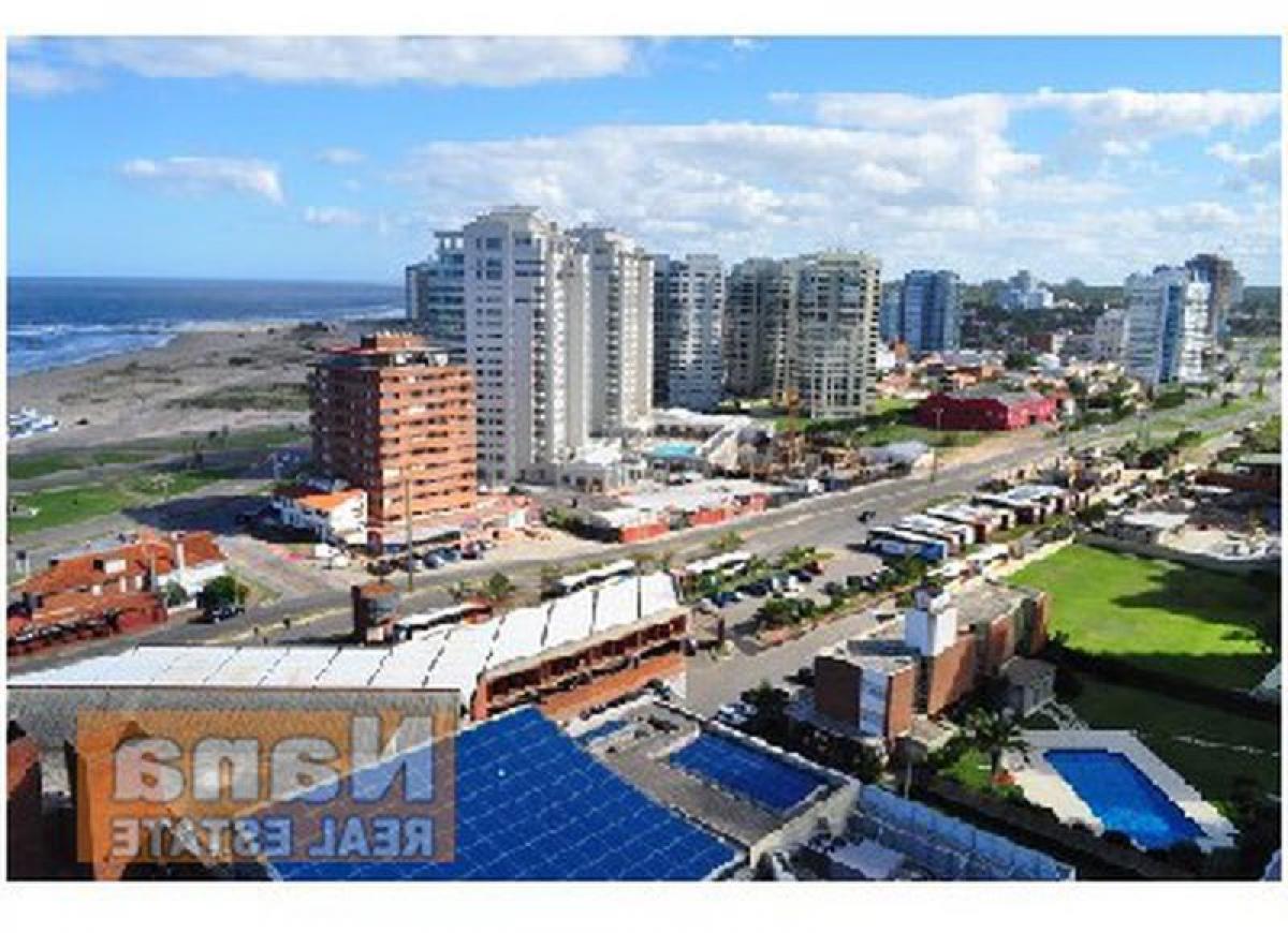 4 bedrooms Apartment in Maldonado, Uruguay No. 5420
