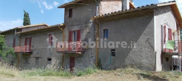 4 bedrooms House in Montone, Italy No. 104624 6