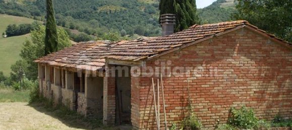 4 bedrooms House in Montone, Italy No. 104624 4