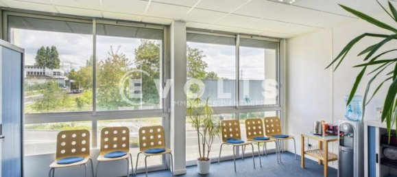 496m² Office in Palaiseau, France No. 315496 8