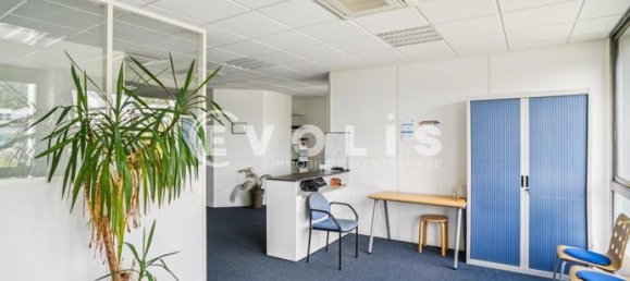 496m² Office in Palaiseau, France No. 315496 9