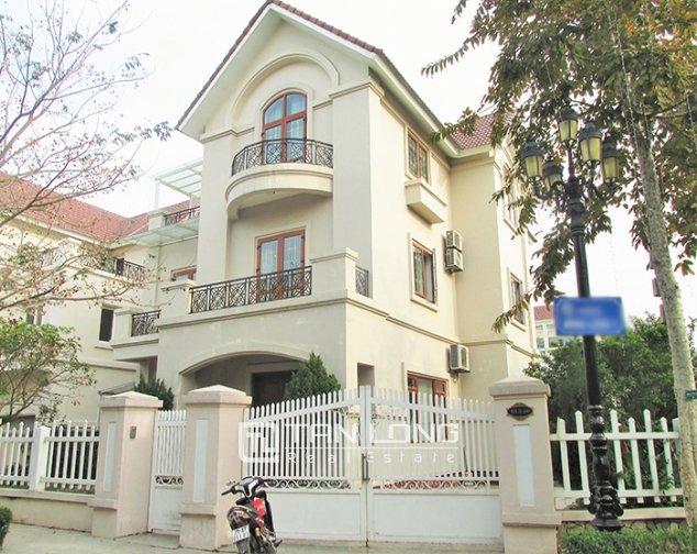 4 bedrooms Villa in Long Bien, Vietnam No. 3289