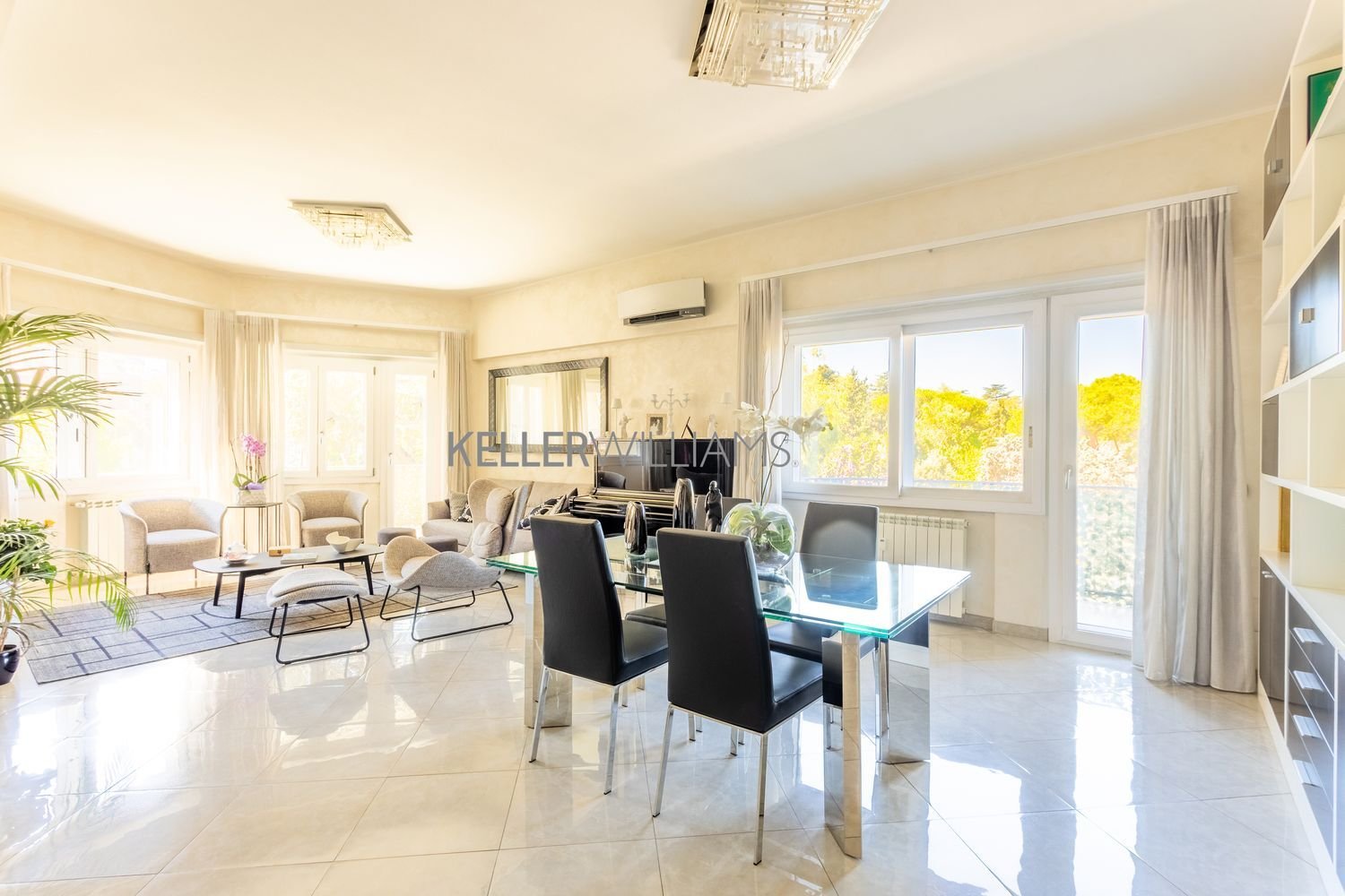 4 rooms Apartment in Rome, Italy No. 280446