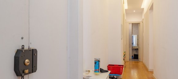 3 bedrooms Apartment in Lisbon, Portugal No. 9719 21