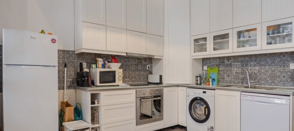 3 bedrooms Apartment in Lisbon, Portugal No. 9719 9