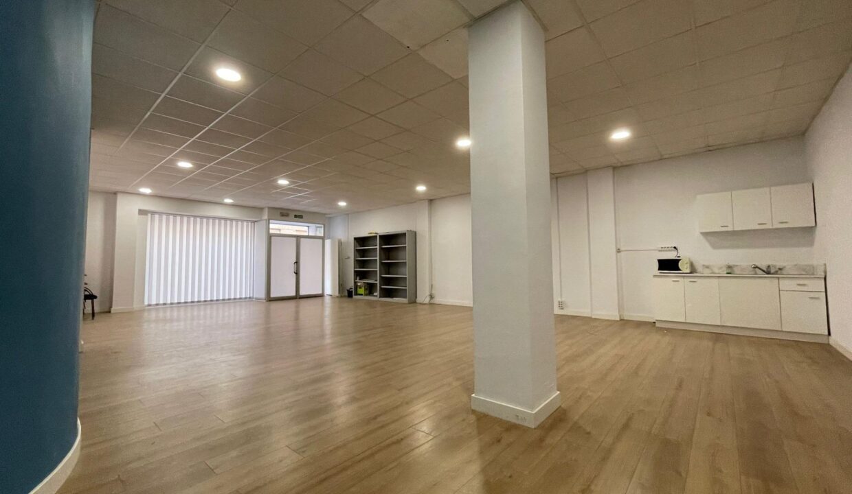  Commercial property in Alicante, Spain No. 30594