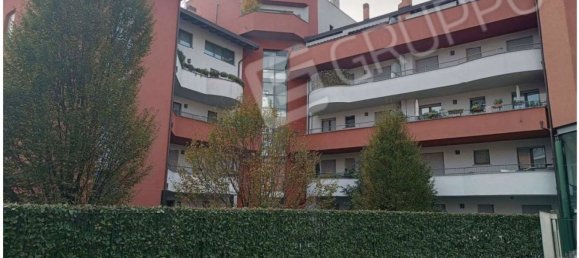 2-salle Appartement à Legnano, Italy No. 295975 10