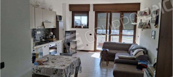 2-salle Appartement à Legnano, Italy No. 295975 4