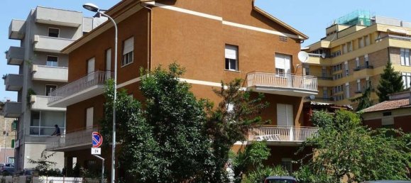 Офис 85м² в Перуджа, Италия № 78061 2