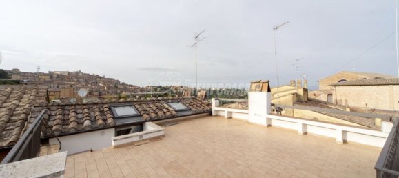 3-salle Duplex à Perugia, Italy No. 153252 18