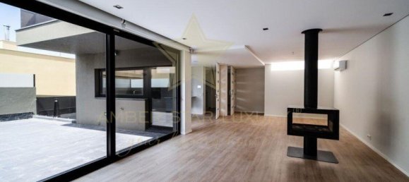 3 bedrooms Villa in Vila Nova de Gaia, Portugal No. 18068 19