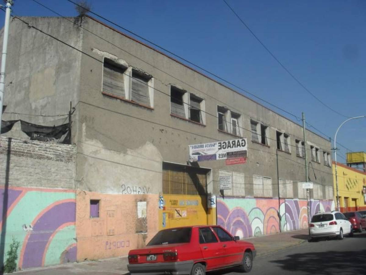 1497m² Commercial property in Avellaneda, Argentina No. 24591