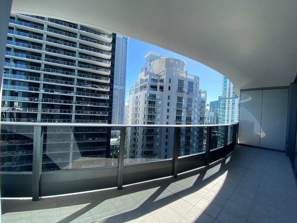 1 bedroom Commercial property for sale in Miami, Miami-Dade, Florida, USA № 614484