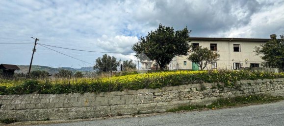 4 rooms House in Cleto, Italy No. 150872 3
