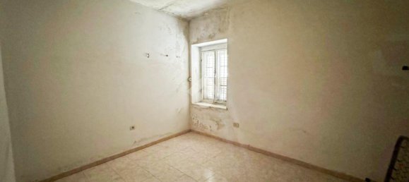 4 rooms House in Cleto, Italy No. 150872 9
