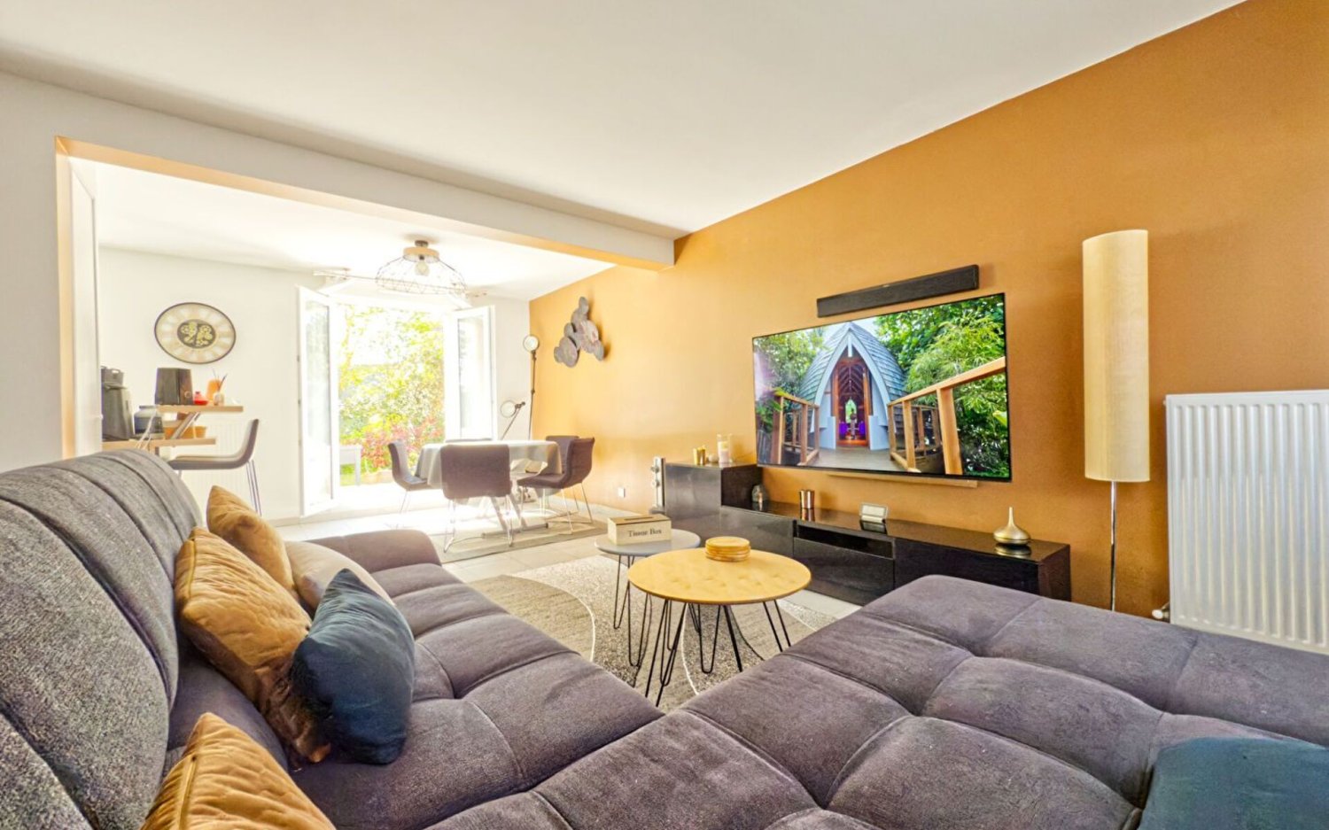 Casa de 5 habitaciónes en Bruyeres-sur-Oise, France No. 337575