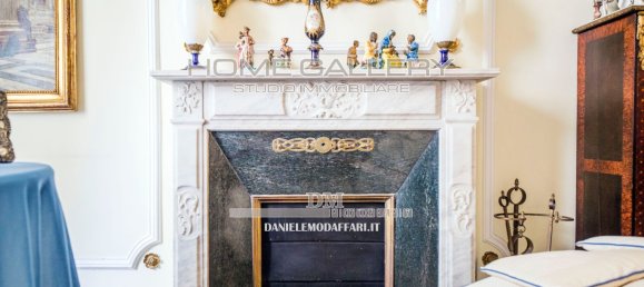 5 rooms Apartment in Genoa, Italy No. 184464 3