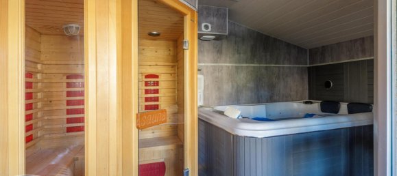 4 bedrooms House in Chateauroux, France No. 50258 14