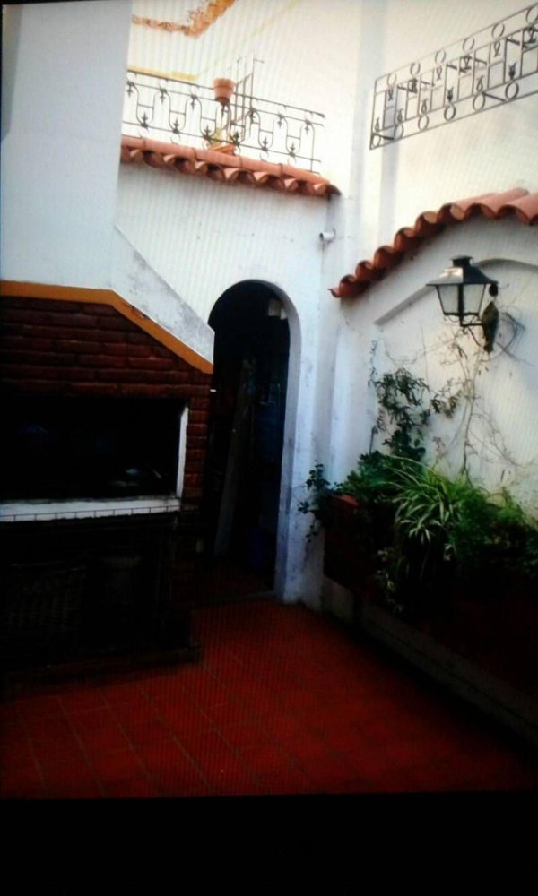 3 bedrooms House in Lomas de Zamora, Argentina No. 5321