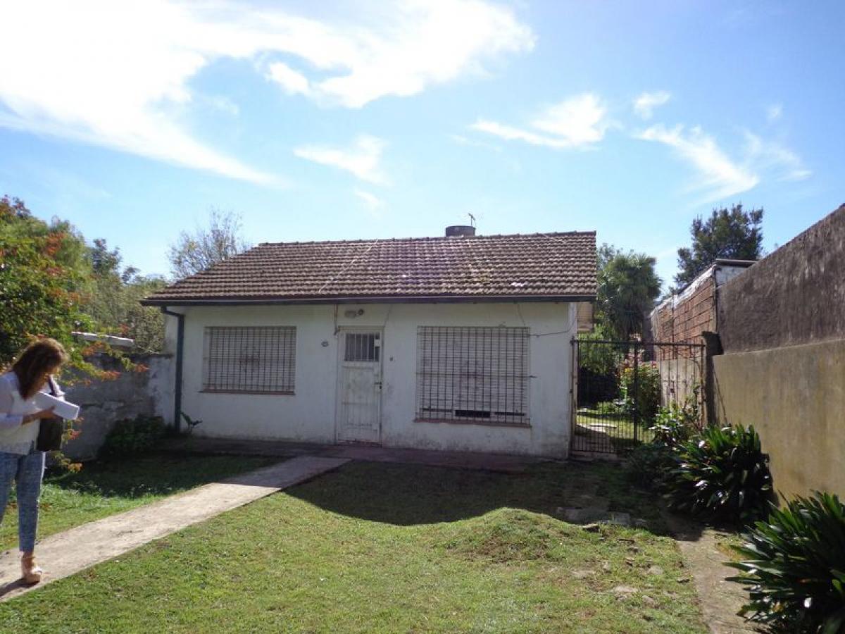 2 bedrooms House in Mar del Plata, Argentina No. 83032